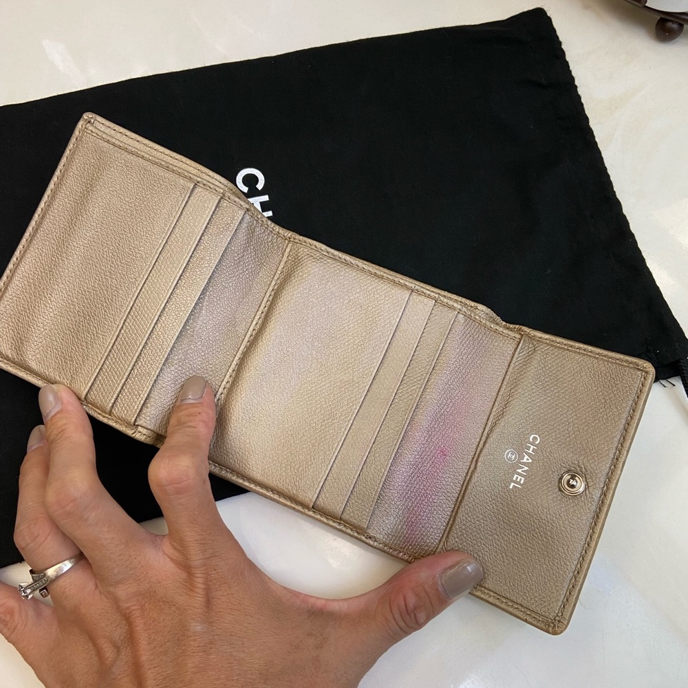 Chanel Coco Button Wallet. - Picture 8 of 13